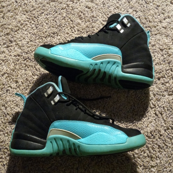 Jordan Retro 12s Hyper Jade - Picture 5 of 7